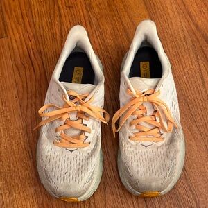 Hoka Clifton 8 size 6.5